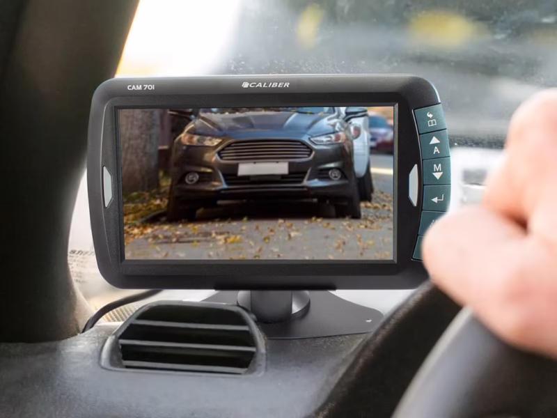 Wat is beter, parkeersensoren of achteruitrijcamera?