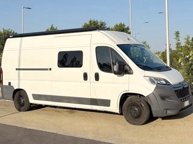 Quali sono i requisiti per noleggiare un camper?