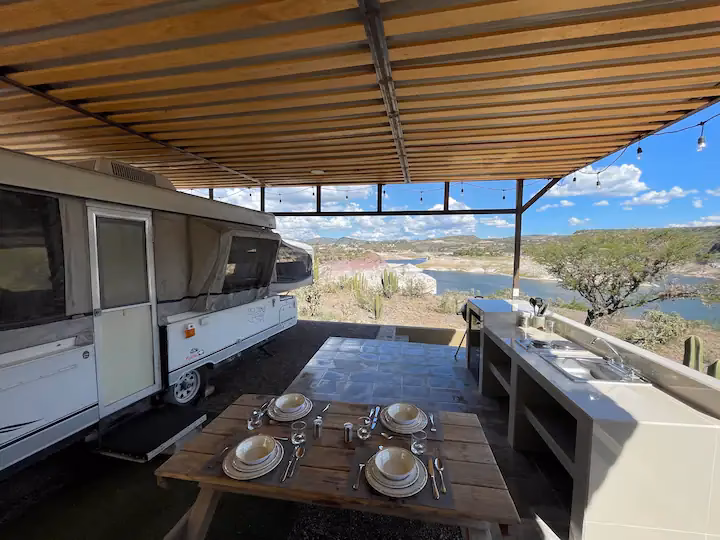 ¿Cómo denunciar a vecinos durante Airbnb?