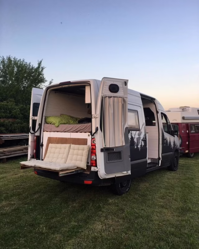 ¿Es más barato construir o comprar una furgoneta Sprinter?