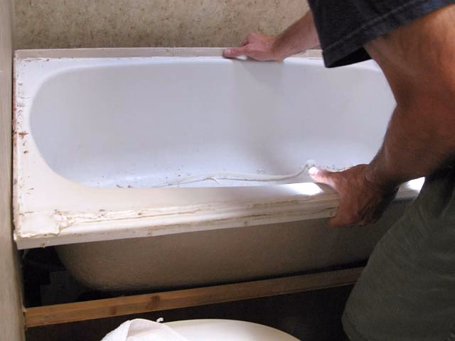 Can you put a bathtub in a camper?