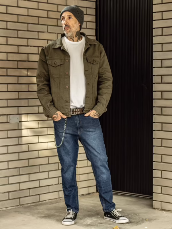 ¿Cómo se llama la chaqueta que usan los militares?