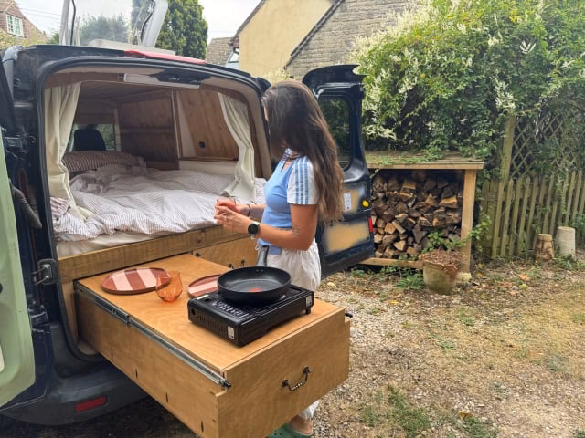 How to get a job easily in London?