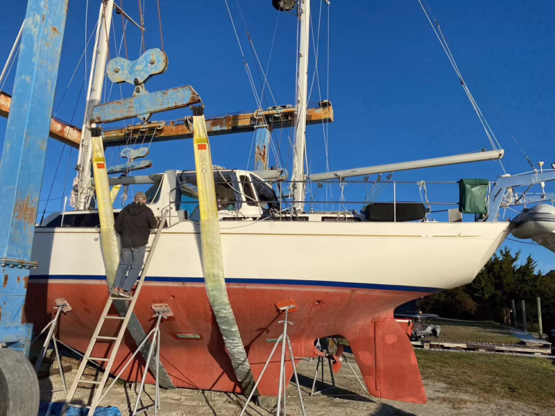 Who makes center cockpit sailboats?