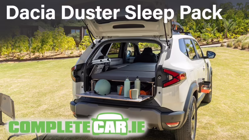 ¿Se puede dormir en la parte trasera de un Duster?