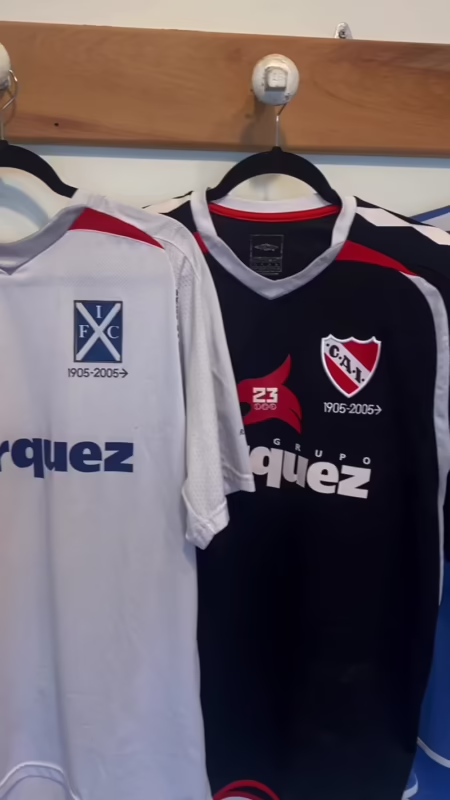 ¿Quién hace la ropa de Independiente?
