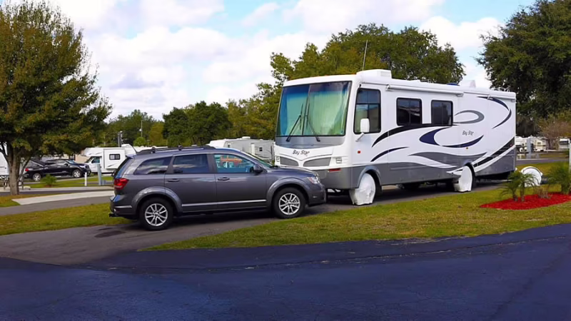 ¿Qué servicios ofrece un camping?