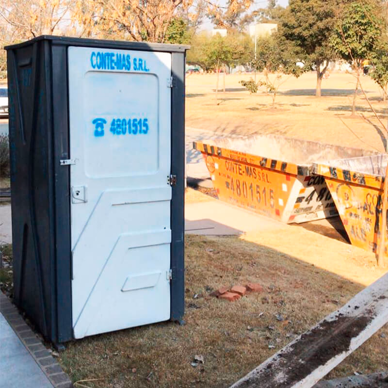 ¿Cuántas personas pueden usar un baño químico?