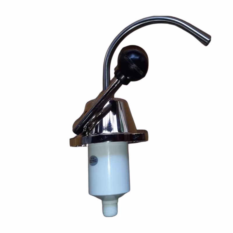 ¿Cómo funciona una bomba de agua manual?