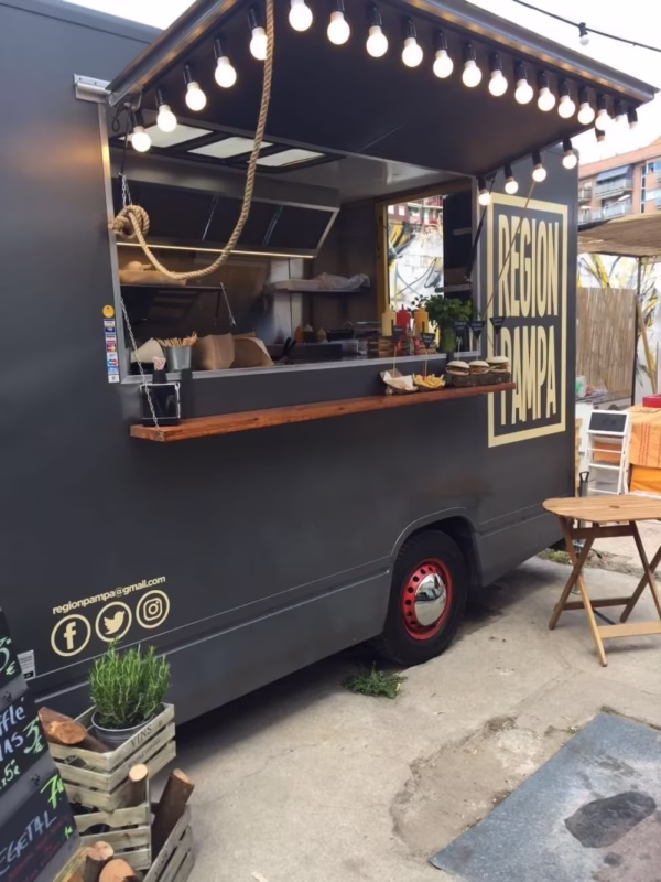 ¿Qué debe llevar un food truck?