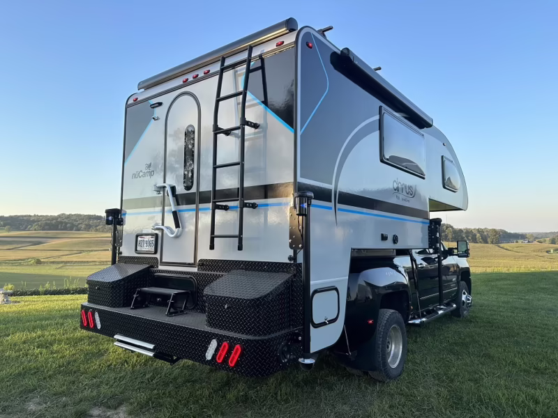 What truck do I need for a Cirrus 820?