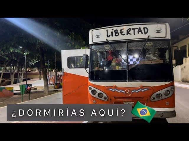 ¿De qué marca es el autobús en Brasil?