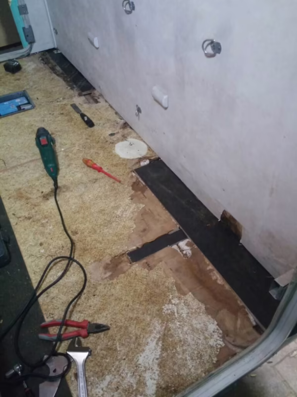 ¿Se puede reemplazar el suelo de una caravana?