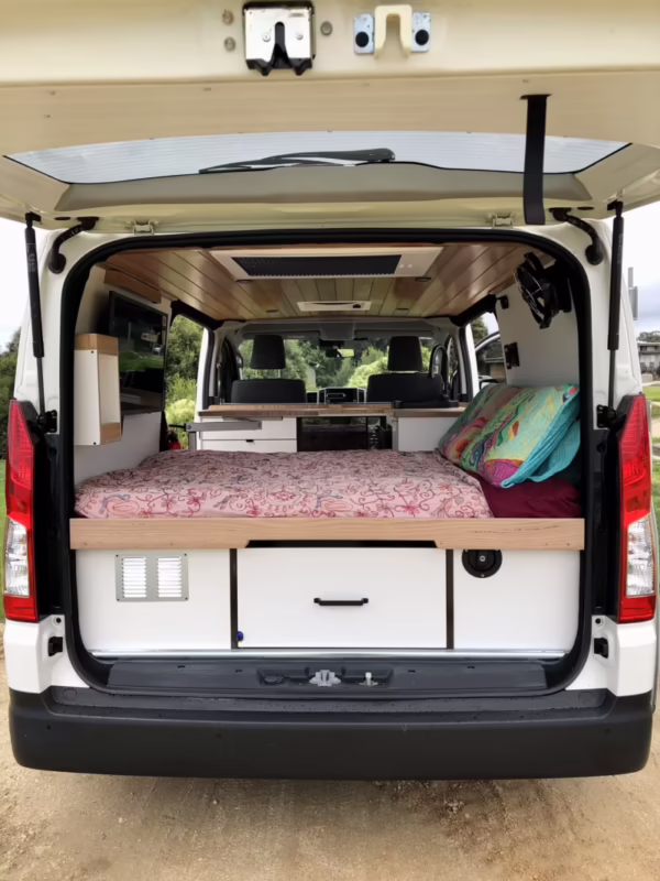 ¿Se puede cargar una laptop por el puerto USB?