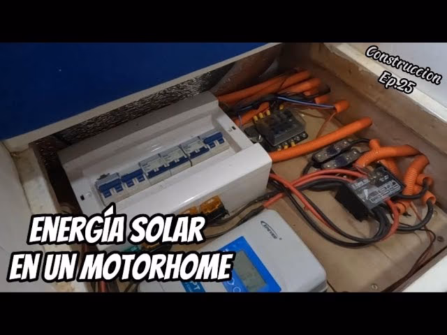 ¿Qué se conecta primero, la placa solar o la batería?