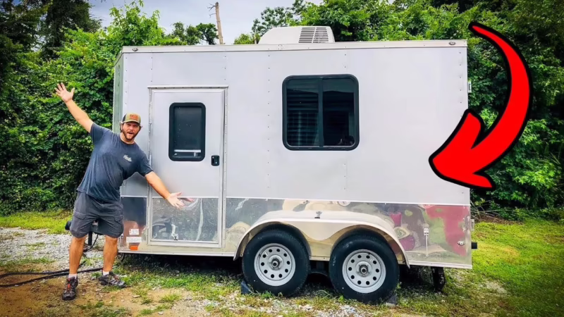 ¿Es posible construir una minicasa en un remolque utilitario?