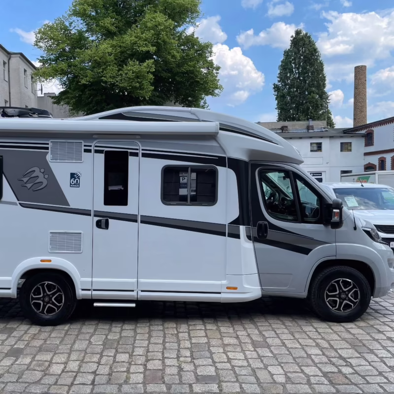 Does the Euro 25TB have a bathroom?