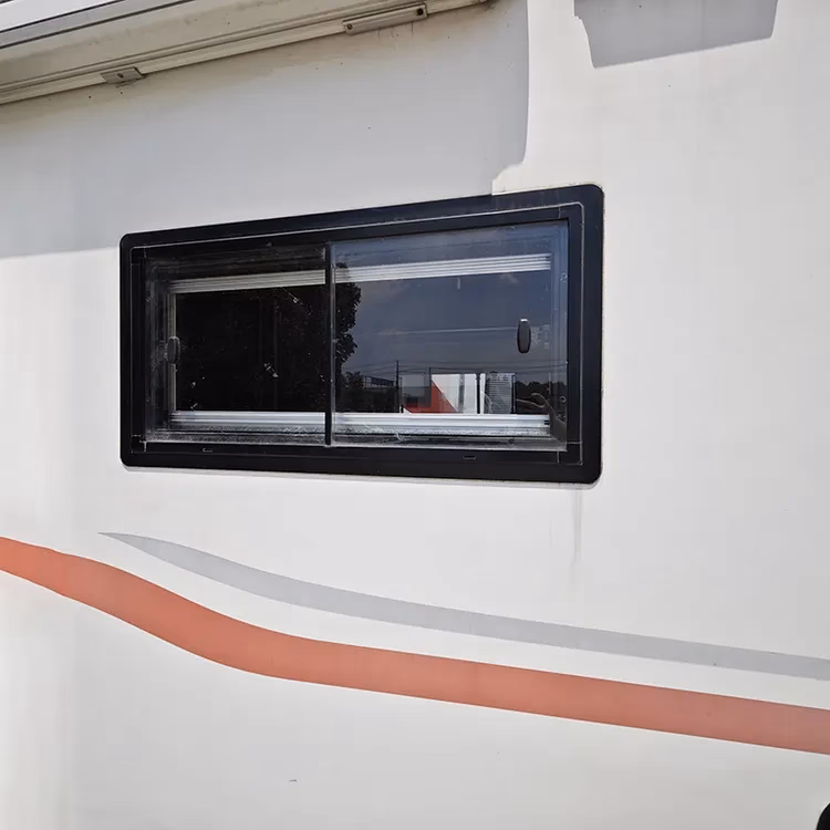 ¿Fabrican ventanas de aluminio?