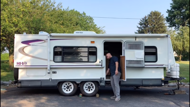 How does the Goshen lift system work?