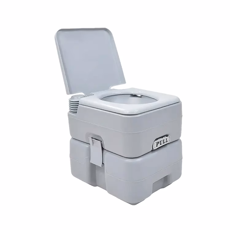 ¿Cuántos litros de agua contiene un baño químico?