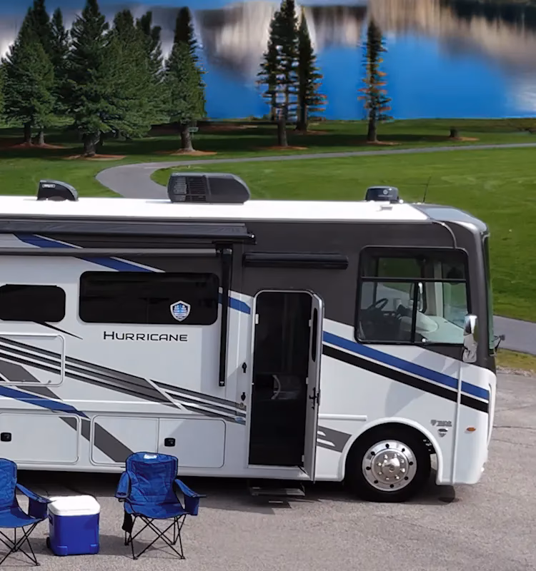¿Quién fabrica Hurricane RV?