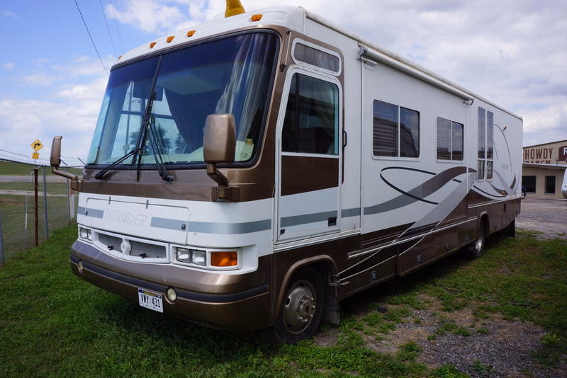 Who makes intruder motorhomes?