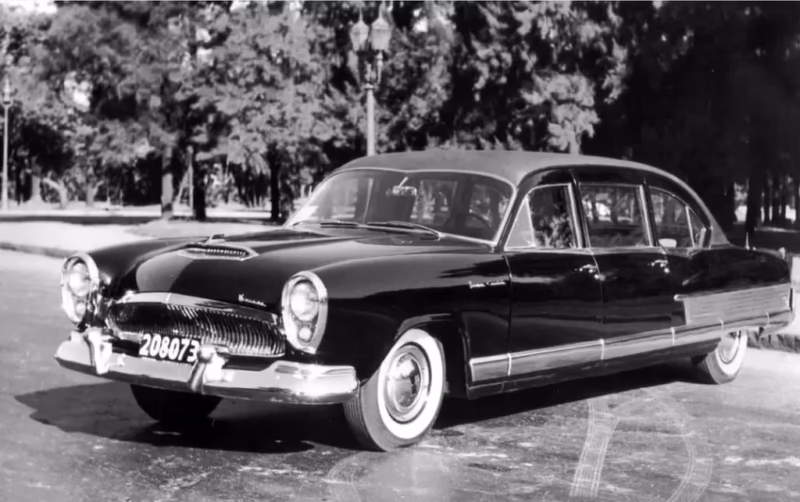 ¿Cuánto pesa un Kaiser Carabela?