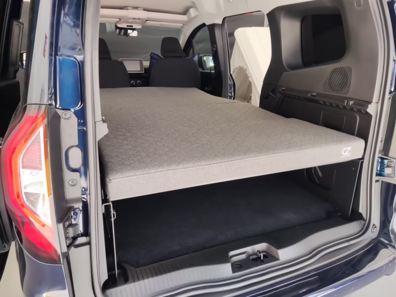 ¿Cuántos pasajeros pueden ir en una Kangoo?