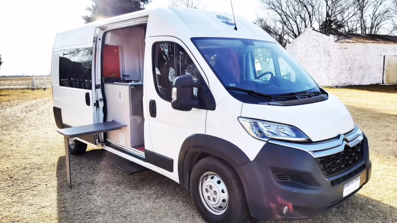 ¿Cuántos asientos tiene el Ducato?