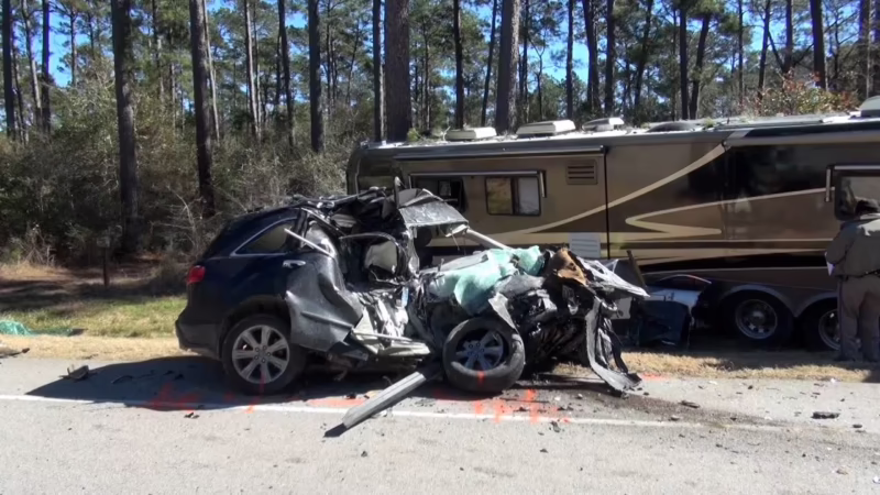 How many RV accidents per year?