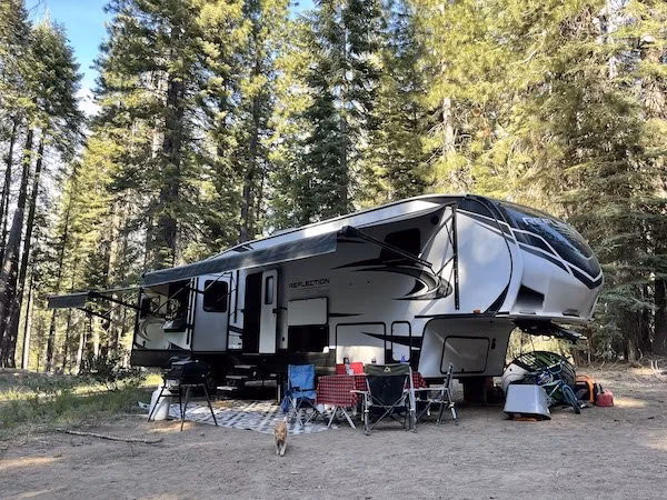 ¿Quién fabrica el Montana RV?