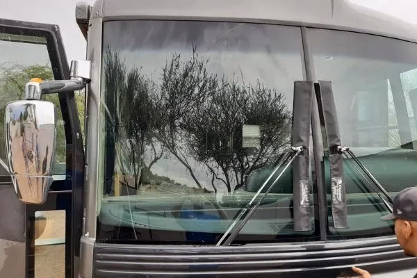 Does Safelite fix RV windshields?