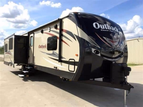 ¿Quién fabrica el tráiler de Outback?