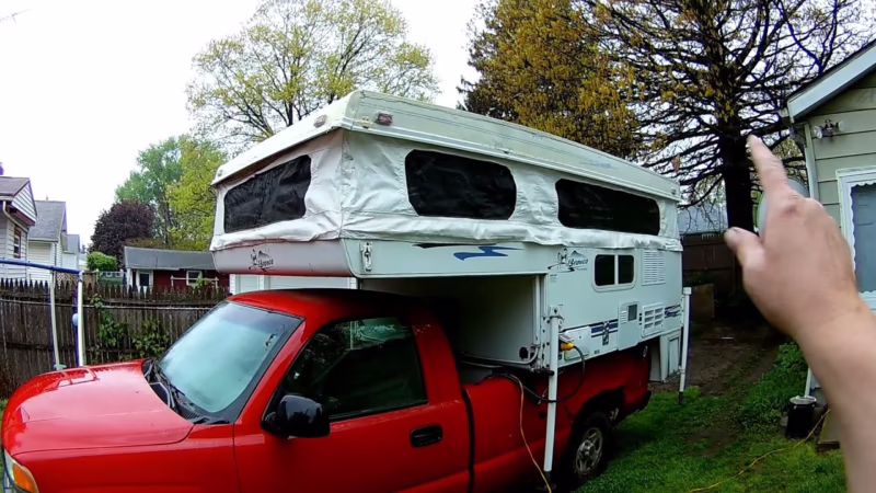 How much does a Palomino camper weigh?