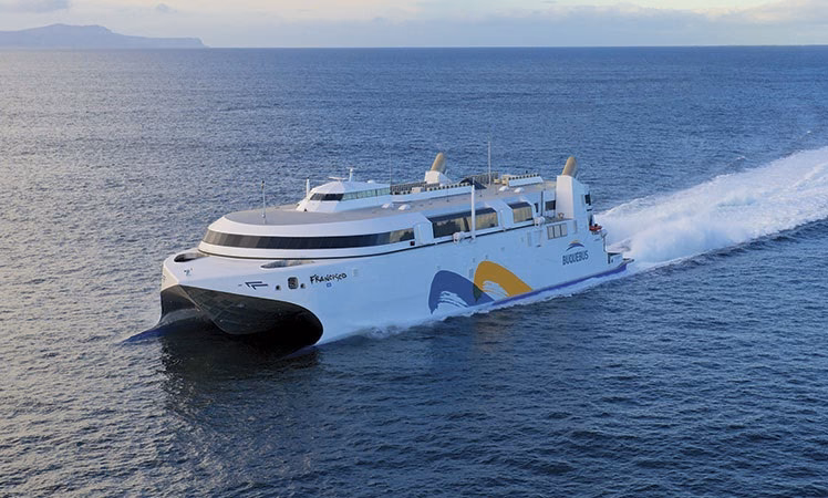 ¿Cuánto cuesta ir con el auto en Buquebus?