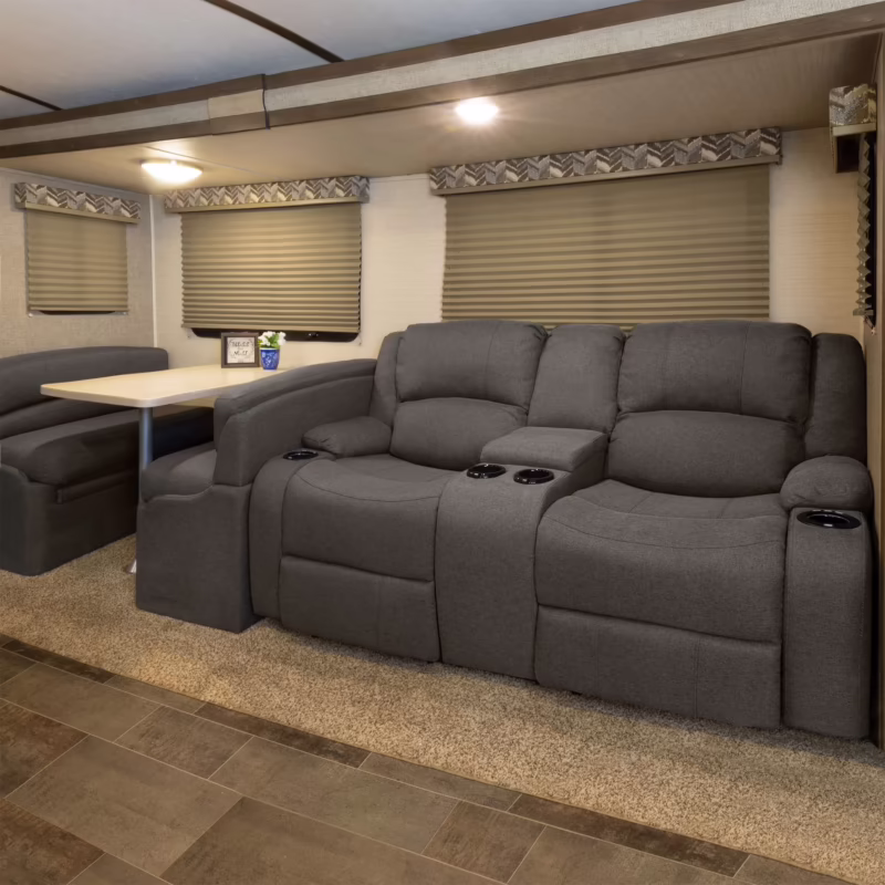 ¿Se pueden utilizar persianas normales en una autocaravana?