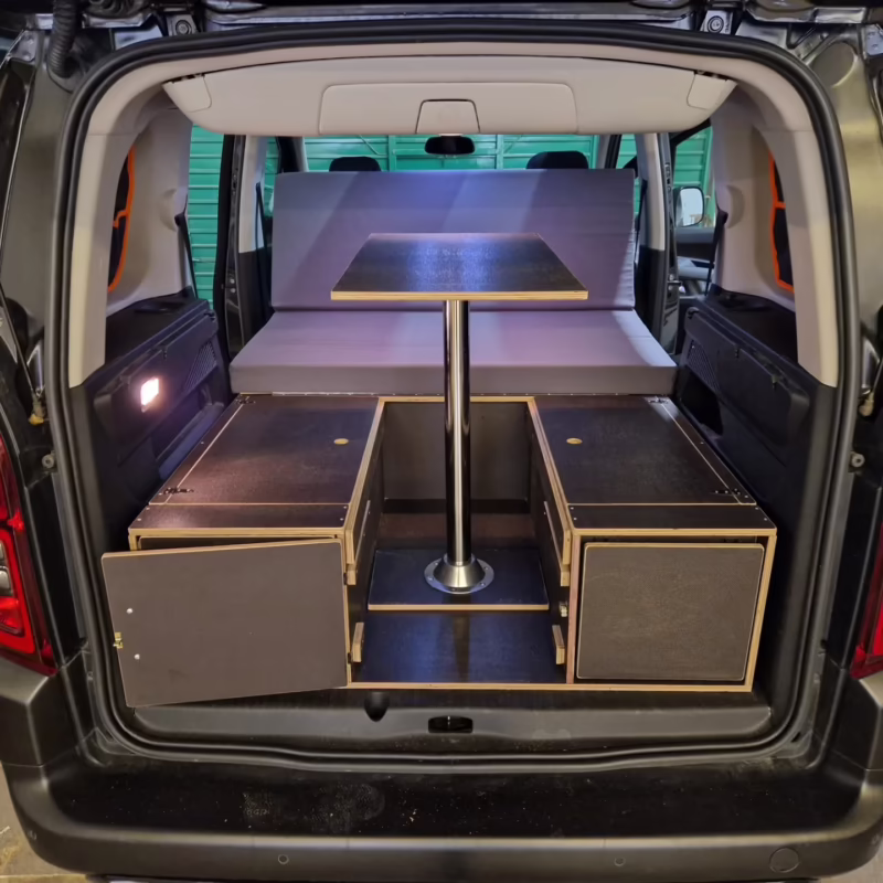 What is the payload of a Peugeot Partner 2015?