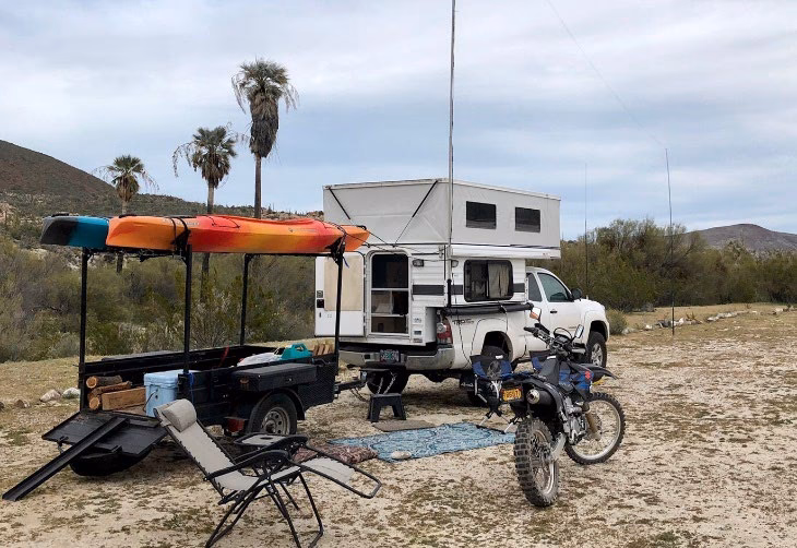 Is it legal to tow a trailer behind a travel trailer?