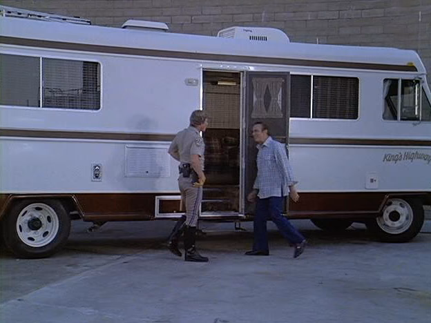 Did Ponch get married on CHiPs?