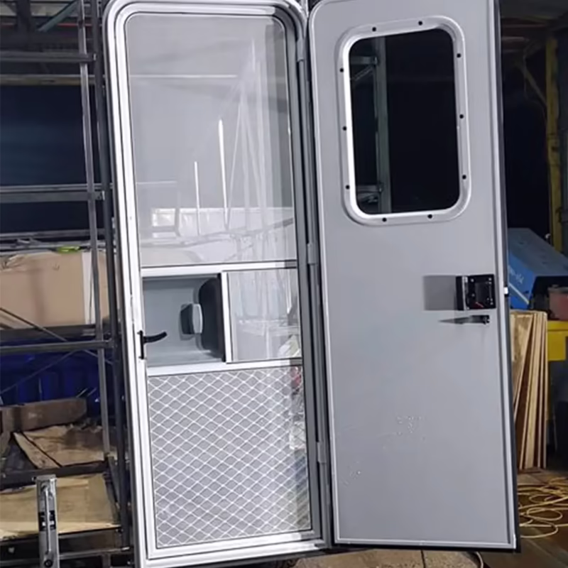 ¿Todas las puertas de las autocaravanas tienen el mismo tamaño?