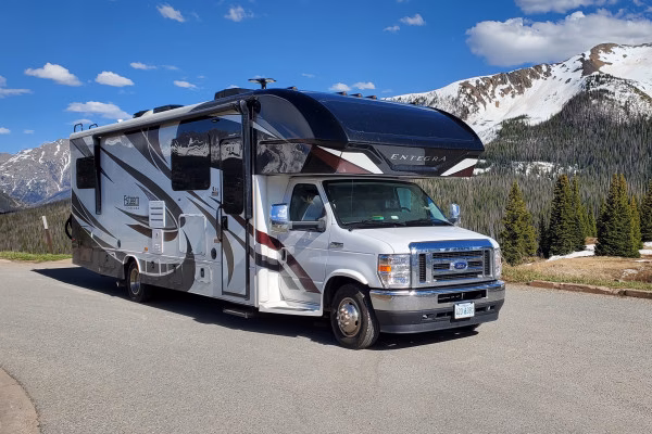 How much does it cost to rent an RV in Illinois?