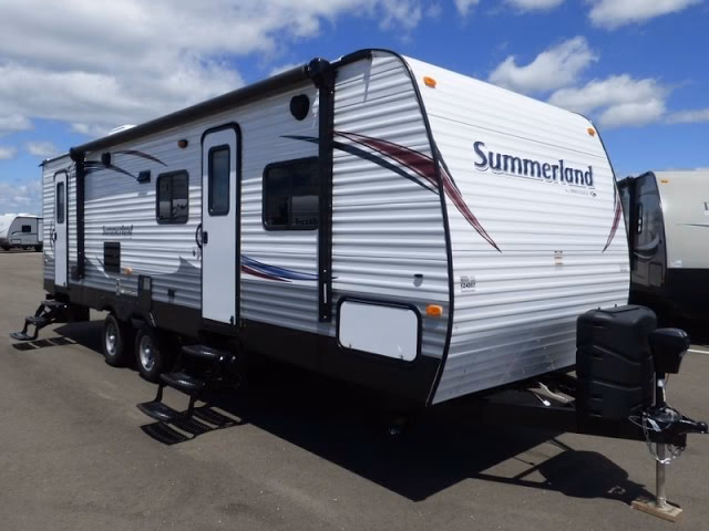 ¿Quién fabrica las autocaravanas Summerland?