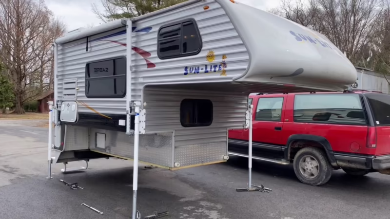 ¿Cuánto pesa una autocaravana Sun Lite modelo 2000?