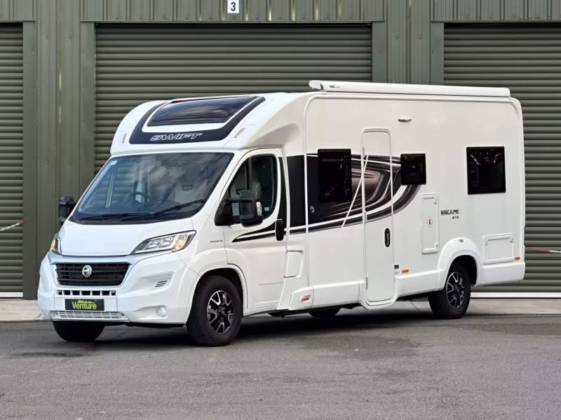 ¿Qué tamaño tiene el Swift Escape 695?