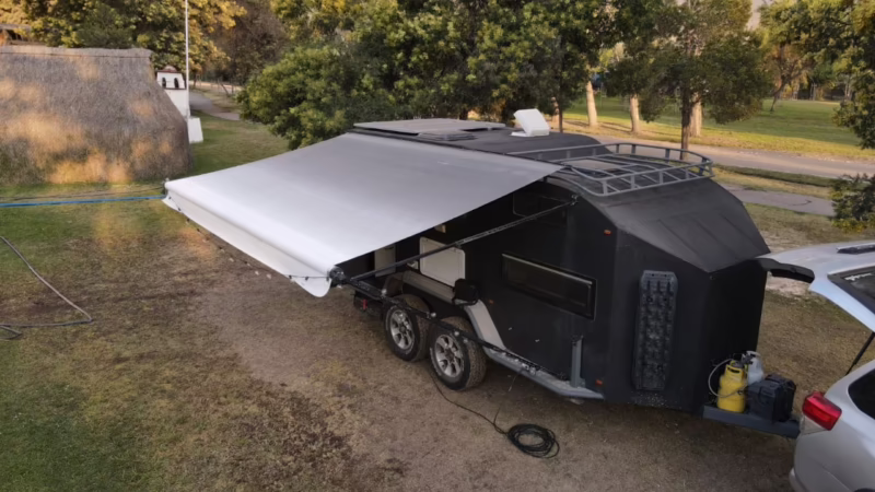 ¿Qué toldo quita más calor?