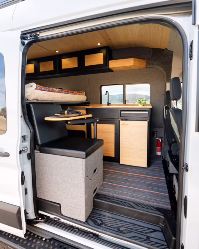 ¿Cuántos asientos trae la Transit?