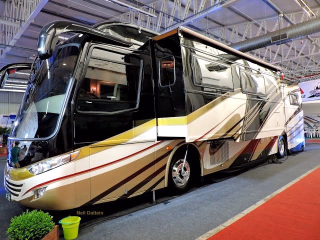 ¿Qué cilindrada tiene el motor V8 del Scania 770?