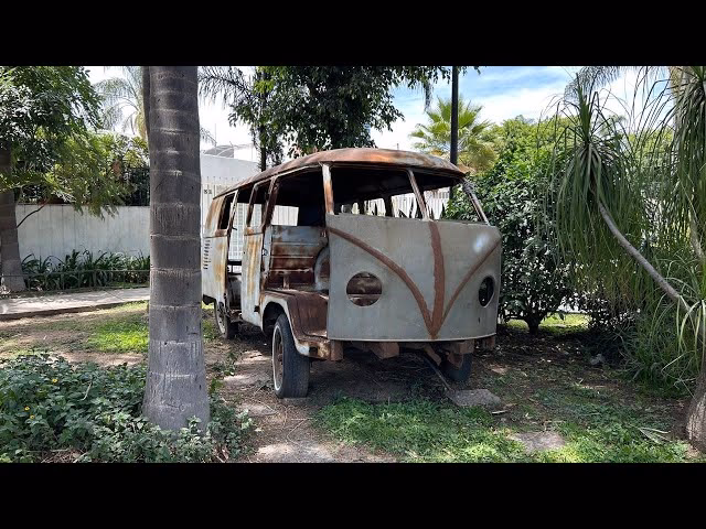 ¿Cómo se llama la minivan de Volkswagen?